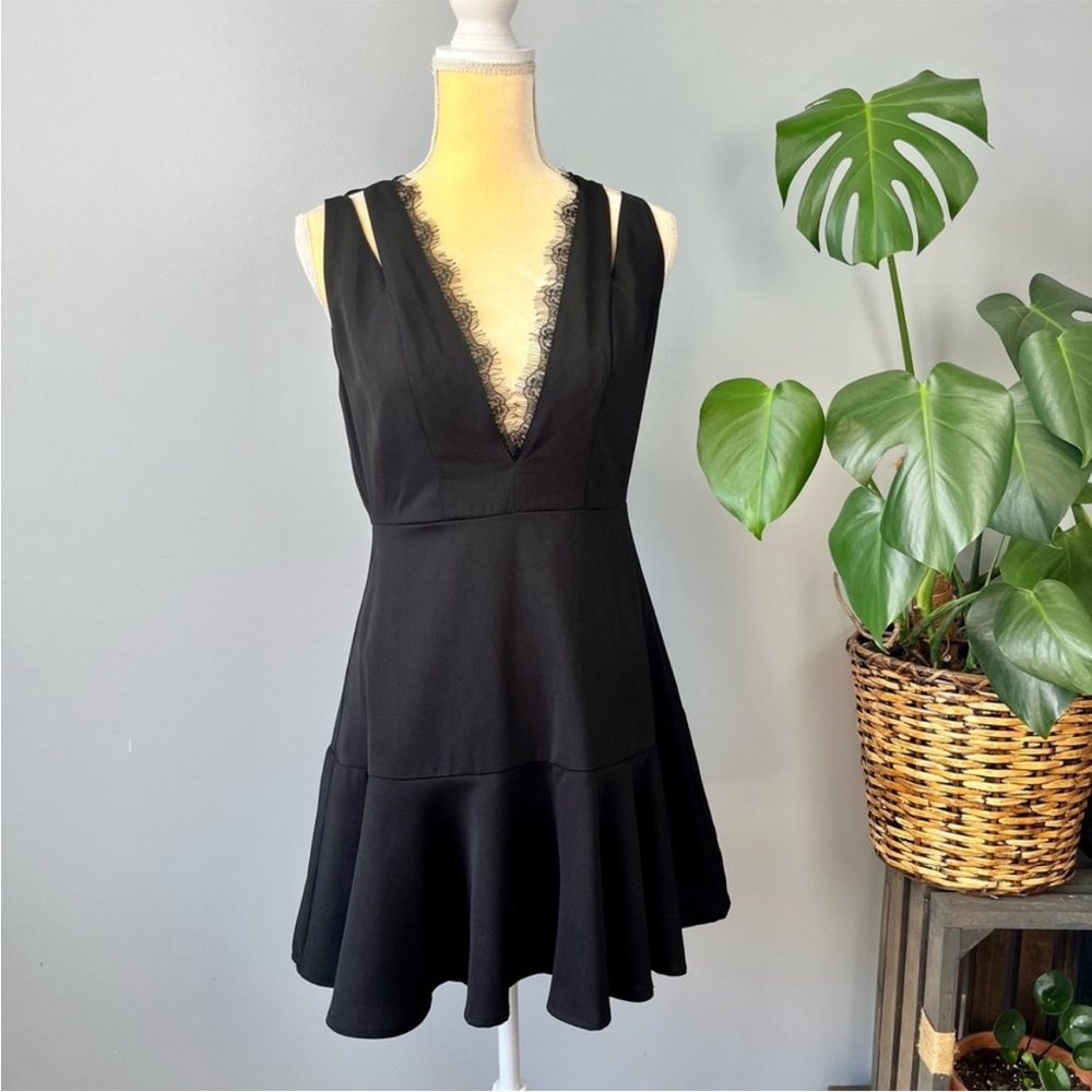 NWT | DO+BE Black Sleeveless V-Neck Mini Dress